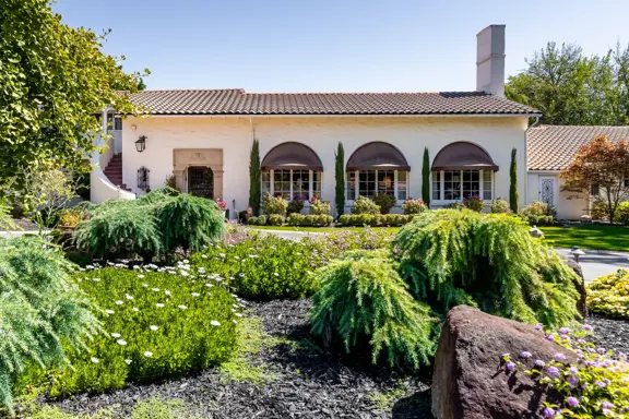 Grand Island Estate