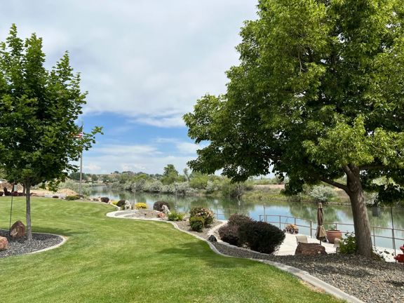 Premier Snake River Estate