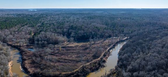 River Ranch - 435-Acre Riverfront Ranch in Smith C