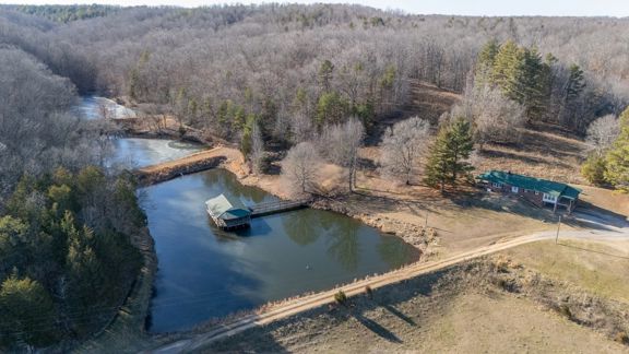 309-Acre Estate and Land for Sale in Waynesboro, T