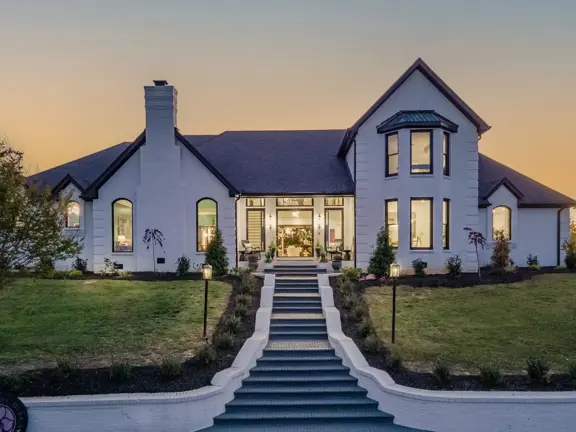 42-Acre Luxury Home in Fayetteville, TN for Sale