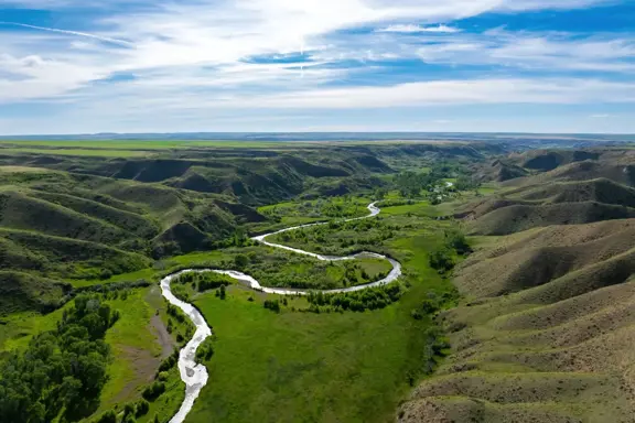 807-Acre Highwood Creek Haven in Chouteau County, 