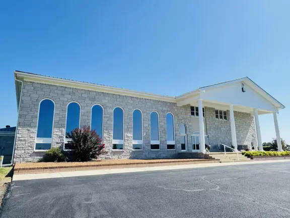 75-Acre Luxury Estate in Melbourne, AR for Sale