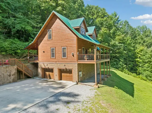 Custom Cabin with Mountain Views in Sevierville, T