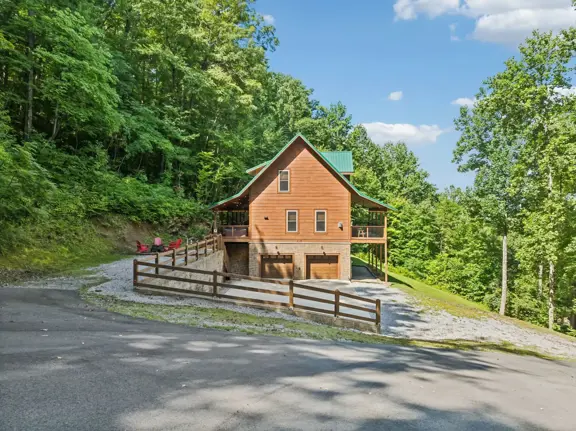 Custom Cabin with Mountain Views in Sevierville, T