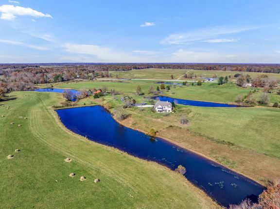 69-Acre Farm & Homestead in Deer Lodge, TN for