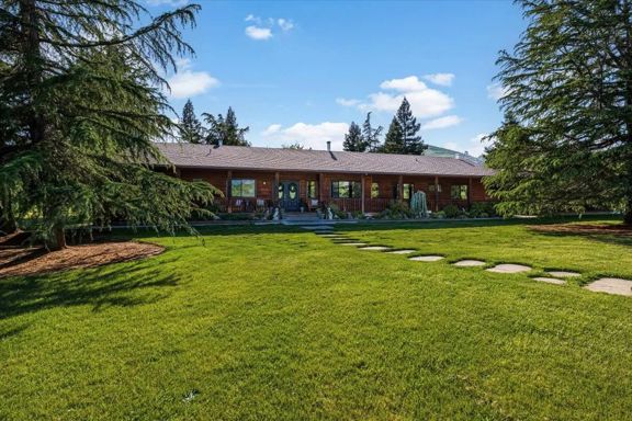 42-Acre Luxury Country Estate in Guinda, CA for Sa
