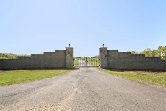 Premier Tennessee Ranch & Event Center for Sal