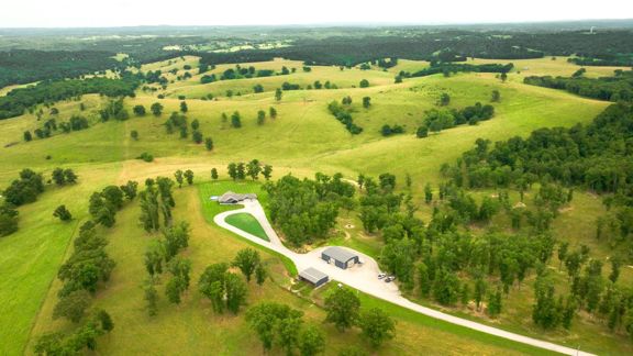 Cattle Ranch in Douglas County, Missouri for Sale 