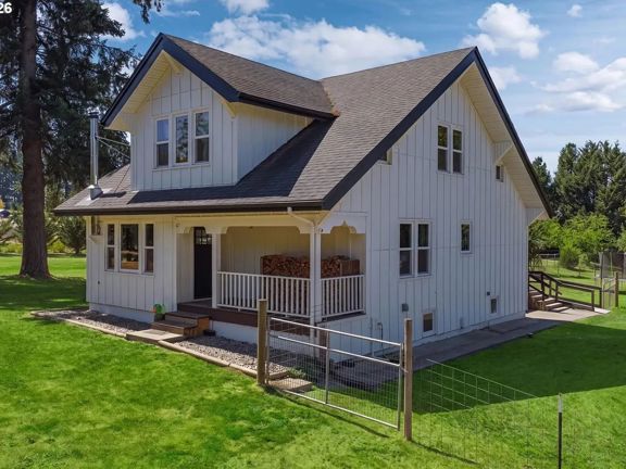 Rare Equestrian Property in Brush Prairie, WA for
