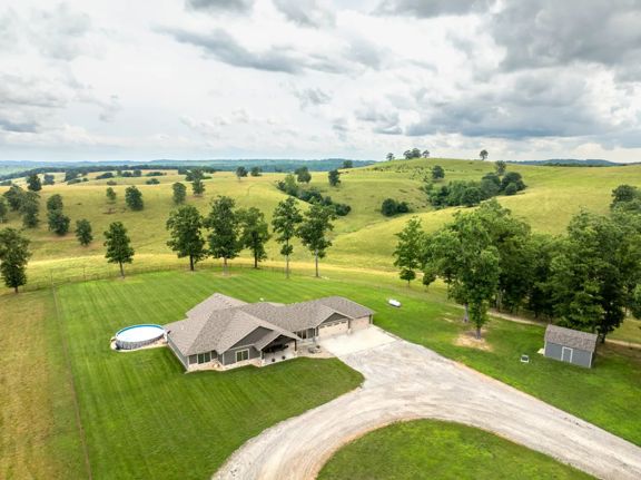 Cattle Ranch in Douglas County, Missouri for Sale 