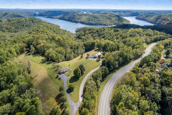 87 Acres of Land for Sale in Silver Point, TN