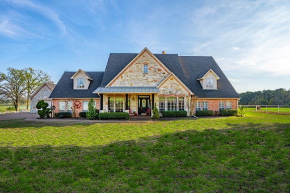 LUXURY HOME ON LAND FOR SALE NEAR TYLER, TX IN HEN