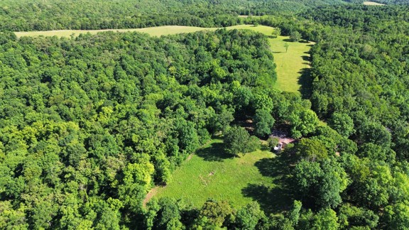 Country Home & 833 Acres of Land for Sale in Mount