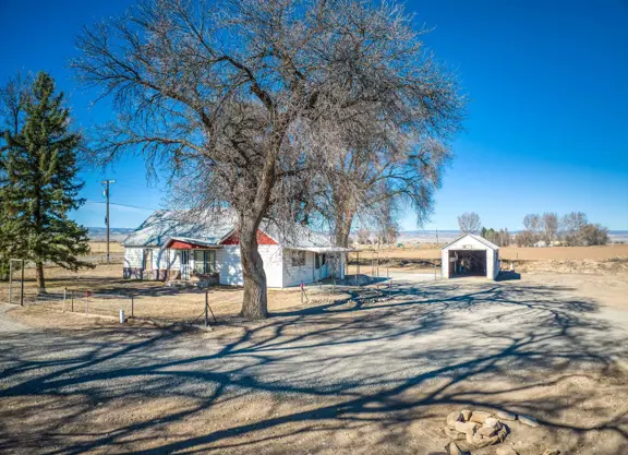 25 Mesa Farm