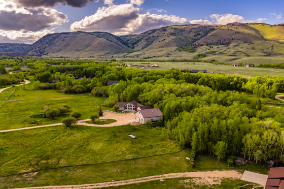 Mountain Valley Getaway
