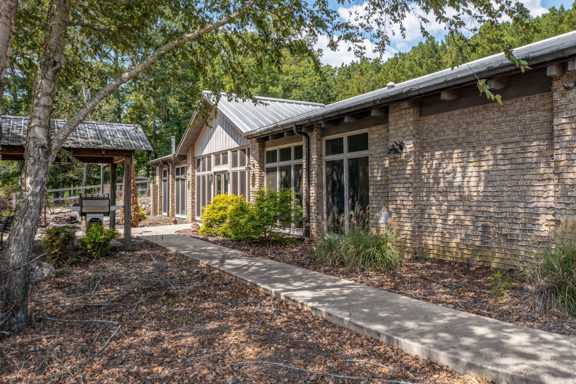 560 County Road 1192
