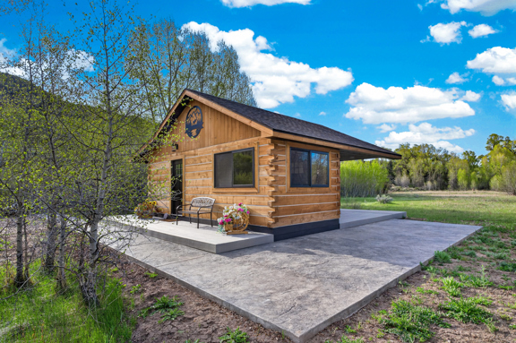 Big Laramie Hideaway