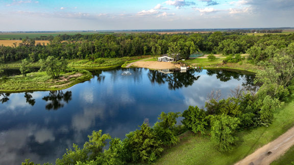 Lakefront Retreat 30 Minutes From Wichita