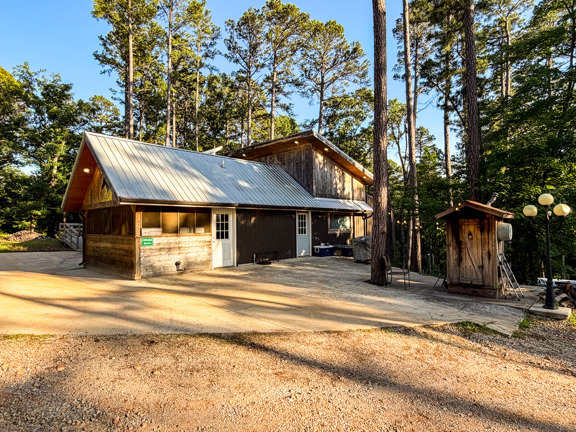 Hurley’s Olde Bay Cabins and Restaurant