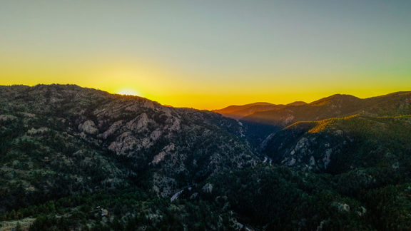 Big Thompson Riverfront Mountain Hideaway