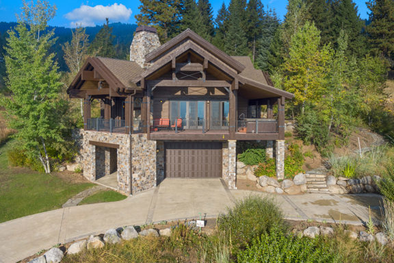 Luxury Ski In-Ski Out Mountain Estate in Tamarack