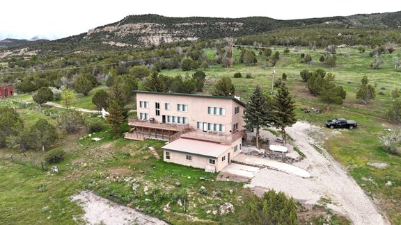Powderhorn Mountain Lodge